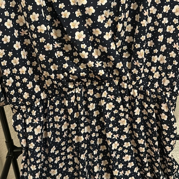 HP x 2 🎉 BOOHOO Midi Floral Dress - Picture 5 of 7